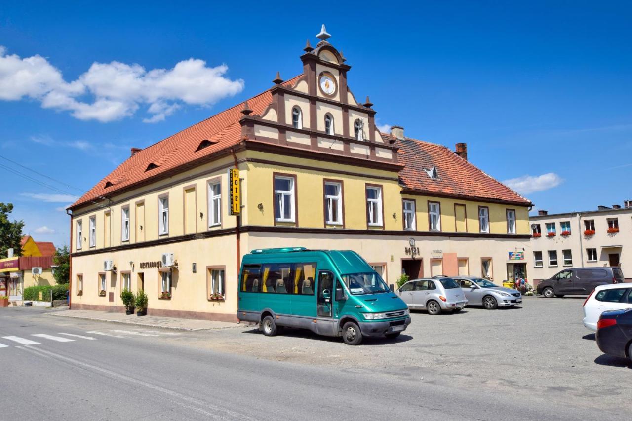 Hotel Stary Ratusz Kostomloty Экстерьер фото